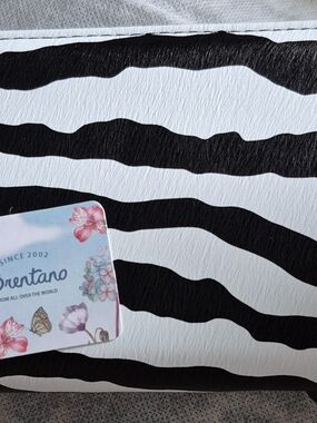 Black and White Zebra Stripe Wristlet